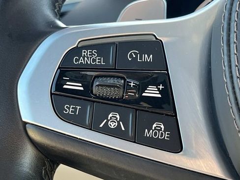 Used 2022 BMW X7 M50i w/ Dynamic Handling Package AWD/4WD image 45