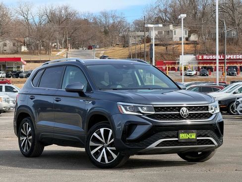 Used 2022 Volkswagen Taos SEL w/ Panoramic Sunroof Package AWD/4WD image 1