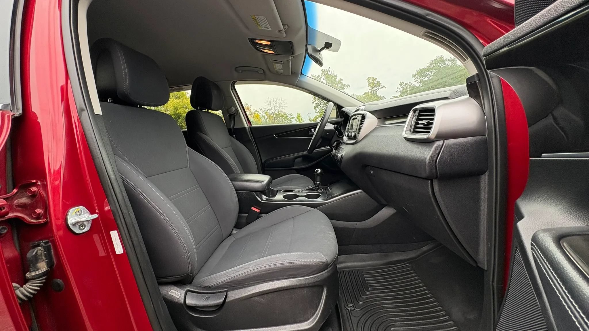 Used 2017 Kia Sorento AWD image 38