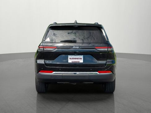Used 2023 Jeep Grand Cherokee Limited w/ Black Appearance Package AWD/4WD image 6