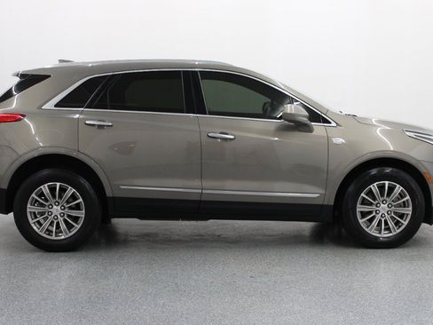 Used 2019 Cadillac XT5 Luxury FWD image 2