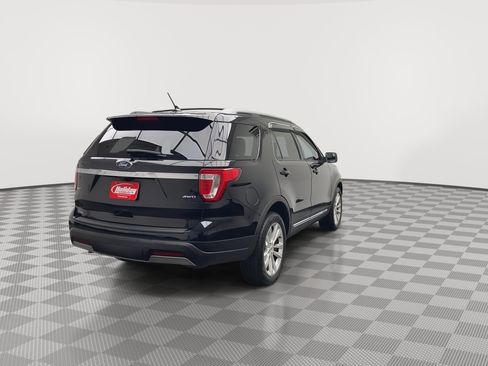 Used 2019 Ford Explorer XLT w/ Equipment Group 202A AWD/4WD image 42