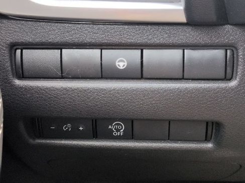 Used 2023 Nissan Rogue SV AWD/4WD image 19