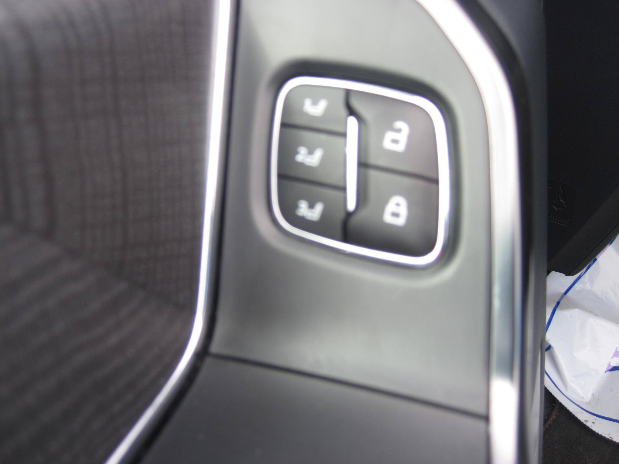 Used 2023 Ford F150 Platinum AWD/4WD image 9