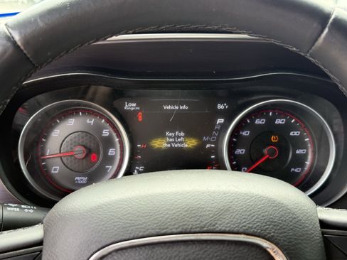 Used 2018 Dodge Charger SXT RWD image 18