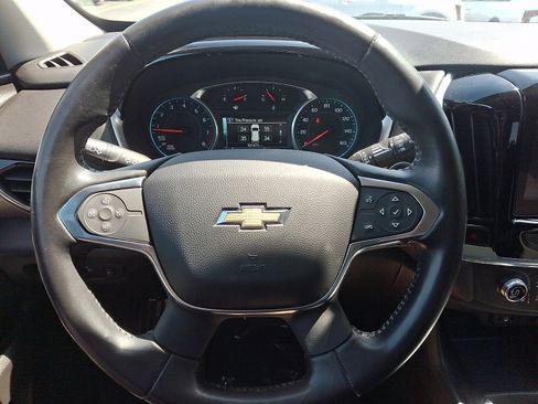 Used 2019 Chevrolet Traverse LT FWD image 17