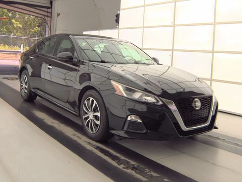 Used 2019 Nissan Altima 2.5 S FWD image 2