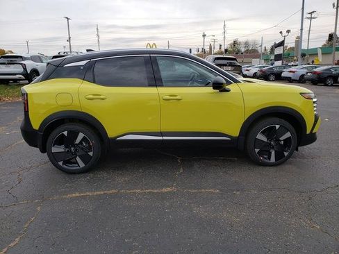 New 2026 Nissan Kicks SR image 8