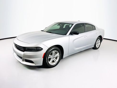 Used 2023 Dodge Charger SXT image 3