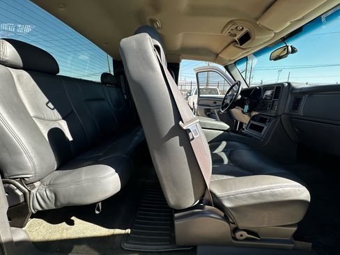 Used 2004 GMC Sierra 1500 SLE w/ Safe And Sound Package image 36