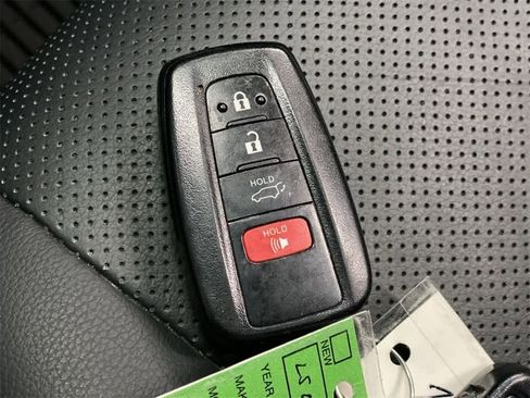 Used 2020 Toyota Highlander Platinum image 31