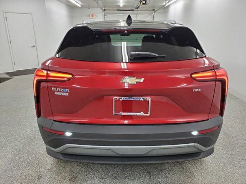 New 2025 Chevrolet Blazer EV LT image 6