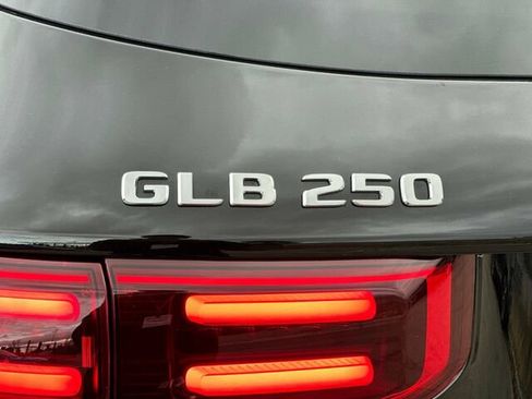 Used 2025 Mercedes-Benz GLB 250 image 35