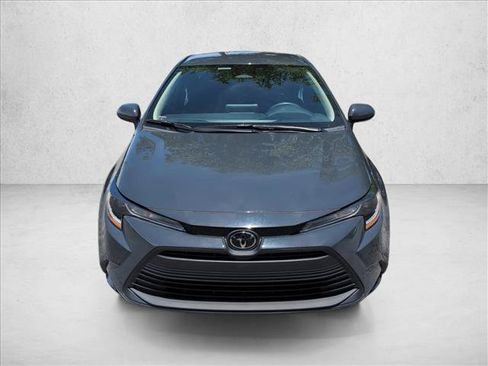 Used 2025 Toyota Corolla LE w/ Convenience Package FWD image 2