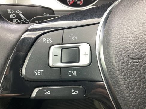 Used 2016 Volkswagen Golf SE w/ Lighting Package image 19