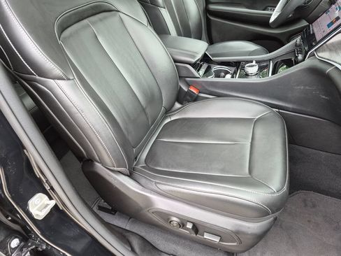 Used 2023 Jeep Grand Cherokee Limited w/ Black Appearance Package AWD/4WD image 29