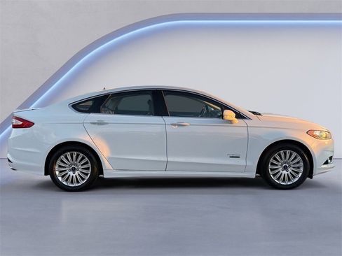 Used 2013 Ford Fusion Energi Titanium image 2