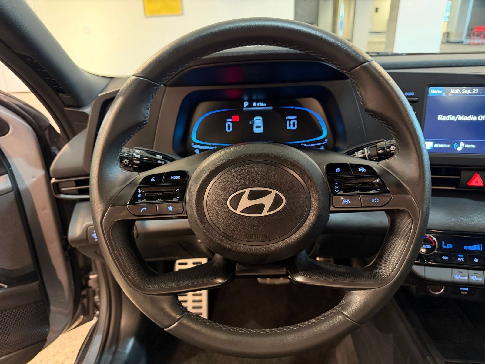 Used 2026 Hyundai Elantra Sport FWD image 27