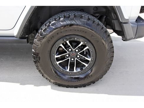Used 2024 Jeep Wrangler Unlimited Rubicon AWD/4WD image 29