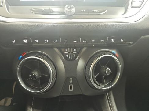 Used 2023 Chevrolet Blazer LT w/ Convenience Package image 9