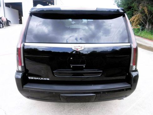 Used 2015 Cadillac Escalade Premium AWD/4WD image 16