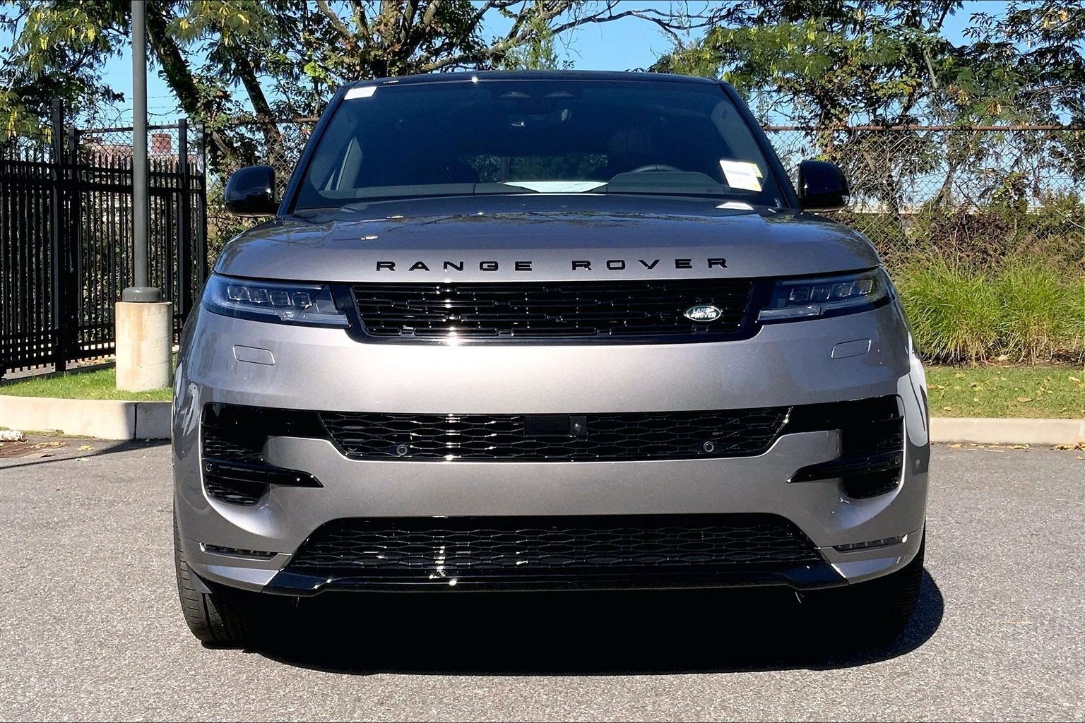 New 2027 Land Rover Range Rover Sport Dynamic SE AWD/4WD image 3