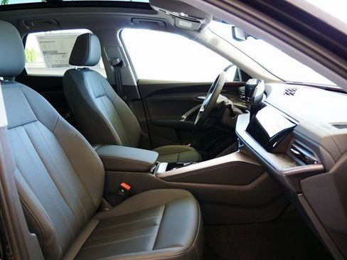 New 2025 Audi Q5 Premium Plus image 16