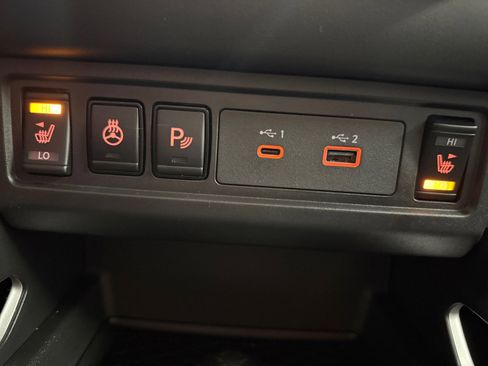 Used 2024 Nissan Frontier SL w/ Technology Package RWD image 25