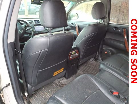 Used 2012 Toyota Highlander Limited image 8