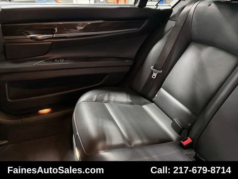 Used 2015 BMW 750Li xDrive image 44