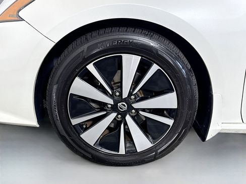 Used 2019 Nissan Altima 2.5 SL FWD image 38