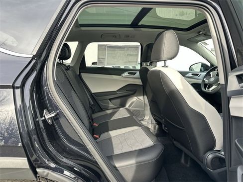 New 2026 Volkswagen Taos SE image 28