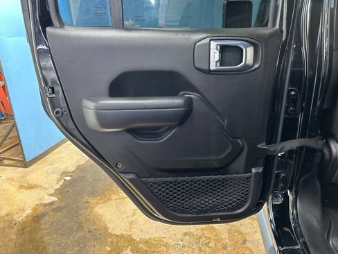 Used 2021 Jeep Wrangler Unlimited Sport AWD/4WD image 37