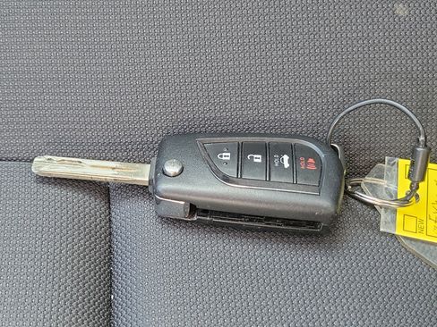 Used 2024 Toyota Corolla LE image 30