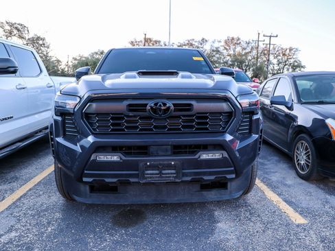 Certified 2024 Toyota Tacoma TRD Sport image 4