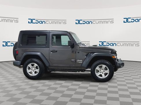 Used 2019 Jeep Wrangler Sport image 2
