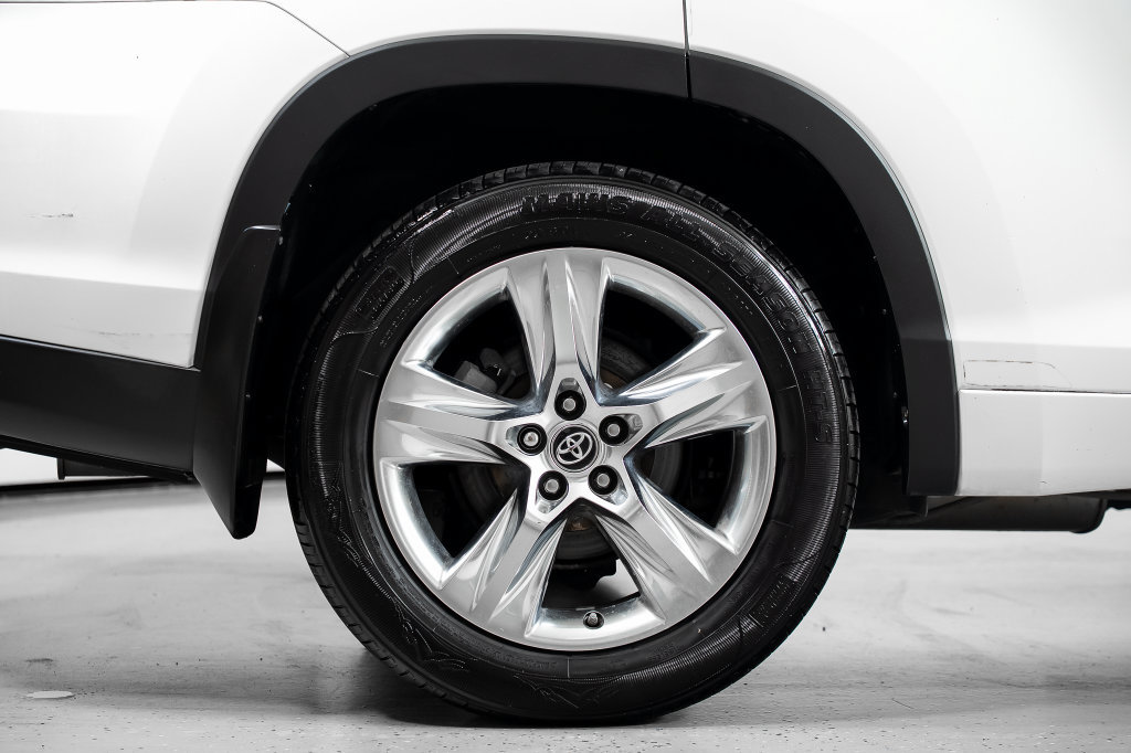 Used 2018 Toyota Highlander Limited AWD/4WD image 6
