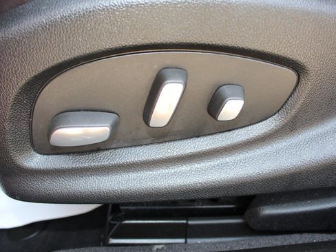 Used 2015 Cadillac XTS Luxury w/ Driver Awareness Package image 14