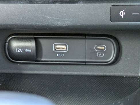 Certified 2024 Kia Seltos EX FWD image 22
