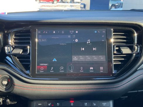 Used 2024 Dodge Durango GT image 13