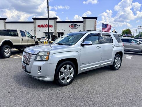 Used 2015 GMC Terrain Denali w/ Cargo Package FWD image 2