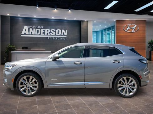 Used 2022 Buick Envision Avenir w/ Safety Package FWD image 4
