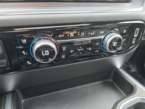 Used 2024 GMC Sierra 1500 SLT w/ SLT Premium Plus Package image 27