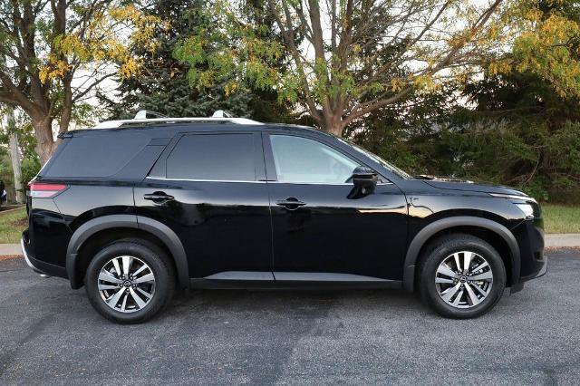 Certified 2025 Nissan Pathfinder SL FWD image 5