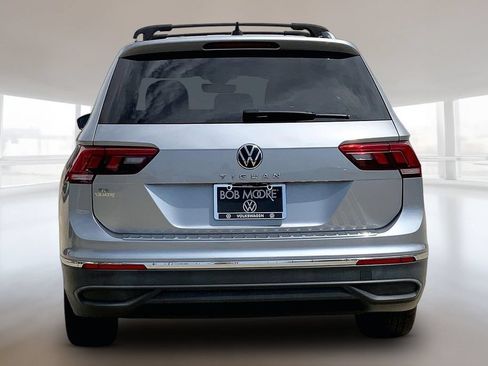 Used 2022 Volkswagen Tiguan SE FWD image 4