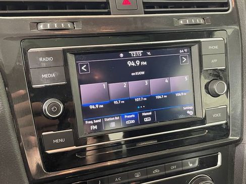 Used 2020 Volkswagen Golf 4-Door image 7