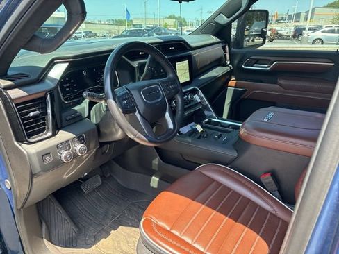 Used 2024 GMC Sierra 2500 Denali Ultimate AWD/4WD image 8