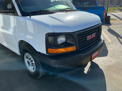 Used 2017 GMC Savana 2500 Extended image 21