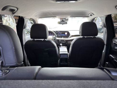 Used 2024 Chevrolet Trax LT w/ Driver Confidence Package FWD image 16