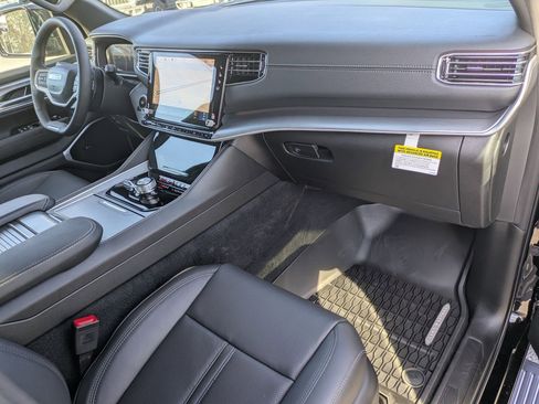 New 2026 Jeep Grand Wagoneer Limited w/ Premium Group II AWD/4WD image 28